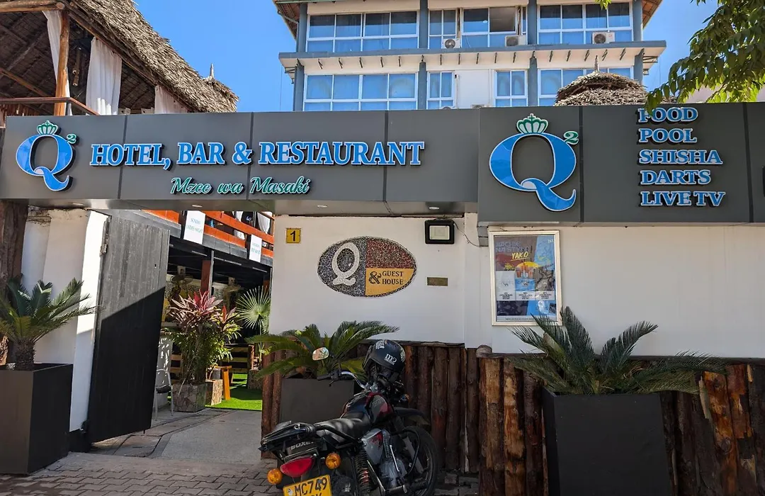 Q2 Bar & Guesthouse-1