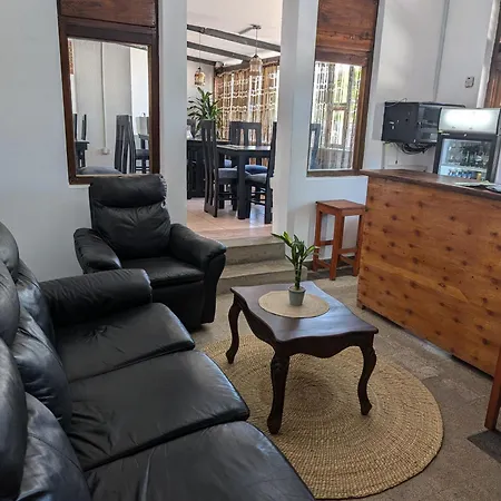 Q2 Bar & Guesthouse-2
